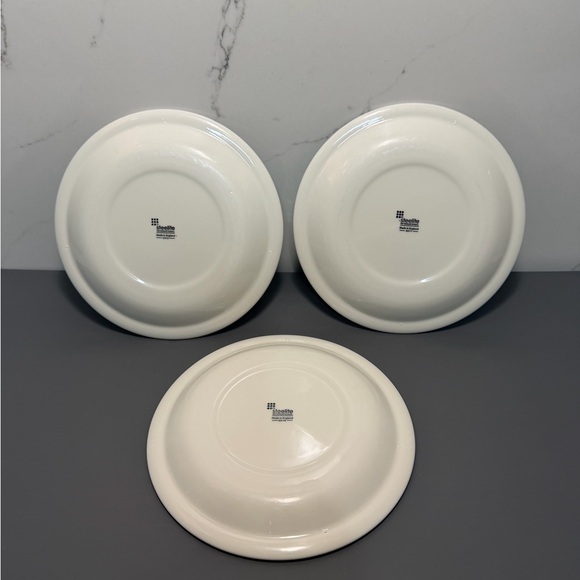 White Plates Set - Picture 2 of 4